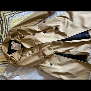 Coach icon trench